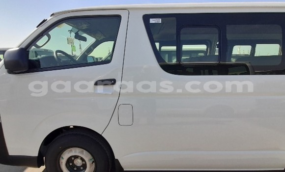 Dieundeu Beess Toyota Hiace Blanc Auto in Dakar in Dakar Dieundeu Beess Toyota Hiace Blanc Auto in Dakar in Dakar
