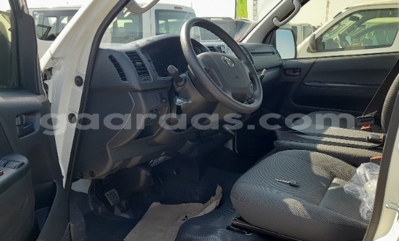 Dieundeu Beess Toyota Hiace Blanc Auto in Dakar in Dakar Dieundeu Beess Toyota Hiace Blanc Auto in Dakar in Dakar