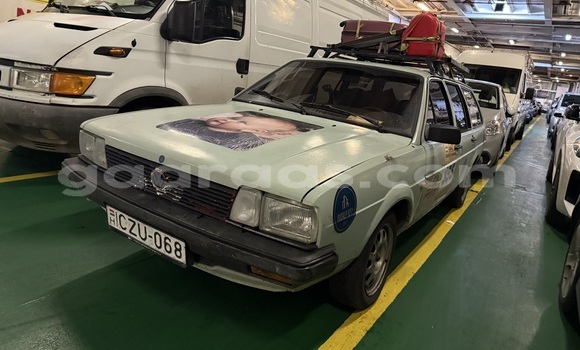 Dieundeu Occasion Volkswagen Passat Bleu de nuit Auto in Dakar in Dakar Dieundeu Occasion Volkswagen Passat Bleu de nuit Auto in Dakar in Dakar