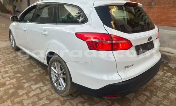 Acheter Neuf Voiture Ford Focus Blanc à Dakar, Dakar Acheter Neuf Voiture Ford Focus Blanc à Dakar, Dakar