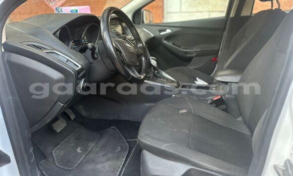 Acheter Neuf Voiture Ford Focus Blanc à Dakar, Dakar Acheter Neuf Voiture Ford Focus Blanc à Dakar, Dakar