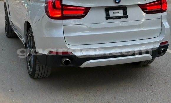 Acheter Occasion Voiture BMW X5 Blanc à Dakar, Dakar Acheter Occasion Voiture BMW X5 Blanc à Dakar, Dakar
