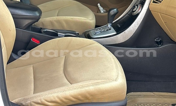 Buy Used Hyundai Elantra Blanc Car in Dakar in Dakar Buy Used Hyundai Elantra Blanc Car in Dakar in Dakar