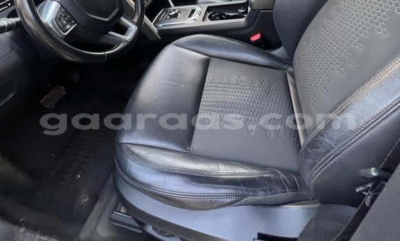 Dieundeu Occasion Land Rover Discovery Gray Auto in Dakar in Dakar Dieundeu Occasion Land Rover Discovery Gray Auto in Dakar in Dakar