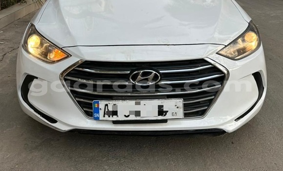 Acheter Occasion Voiture Hyundai Elantra Blanc à Dakar, Dakar Acheter Occasion Voiture Hyundai Elantra Blanc à Dakar, Dakar