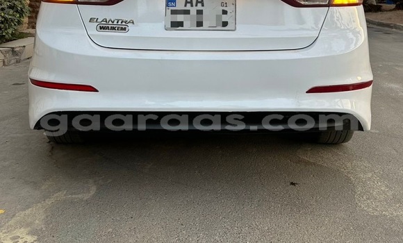 Acheter Occasion Voiture Hyundai Elantra Blanc à Dakar, Dakar Acheter Occasion Voiture Hyundai Elantra Blanc à Dakar, Dakar