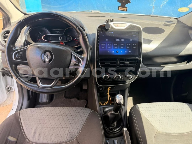 Big with watermark renault clio dakar dakar 33045