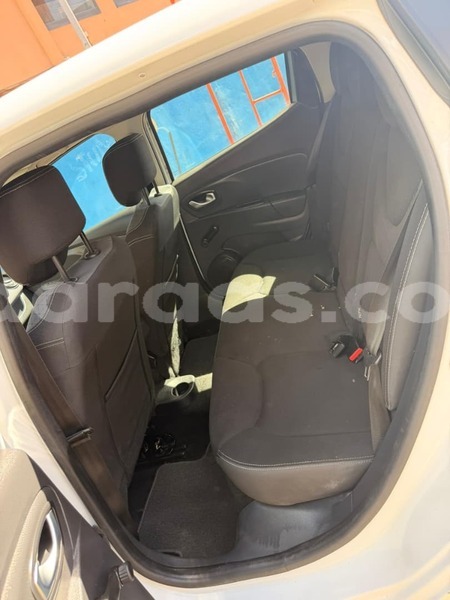 Big with watermark renault clio dakar dakar 33045