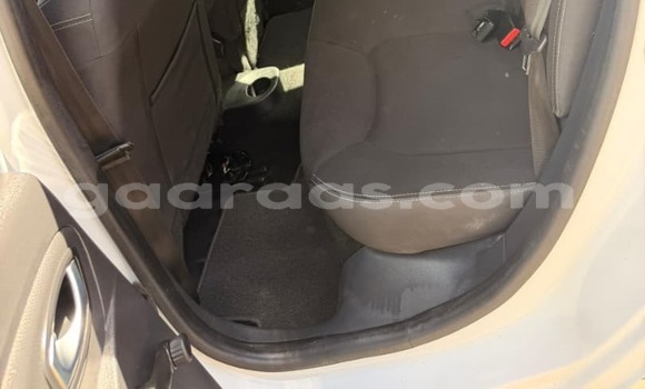 Dieundeu Occasion Renault Clio White Auto in Dakar in Dakar Dieundeu Occasion Renault Clio White Auto in Dakar in Dakar