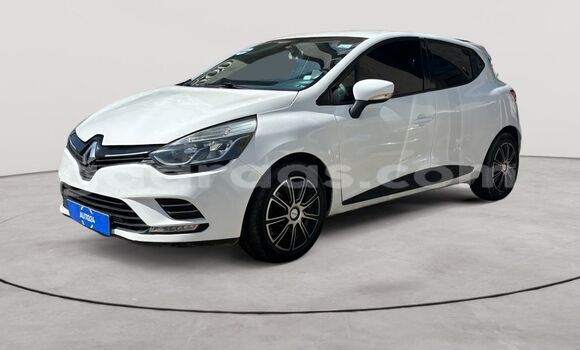 Dieundeu Occasion Renault Clio White Auto in Dakar in Dakar Dieundeu Occasion Renault Clio White Auto in Dakar in Dakar