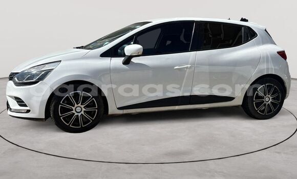 Dieundeu Occasion Renault Clio White Auto in Dakar in Dakar Dieundeu Occasion Renault Clio White Auto in Dakar in Dakar