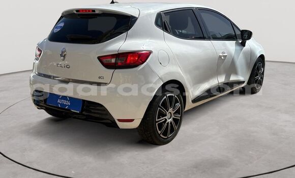 Dieundeu Occasion Renault Clio White Auto in Dakar in Dakar Dieundeu Occasion Renault Clio White Auto in Dakar in Dakar