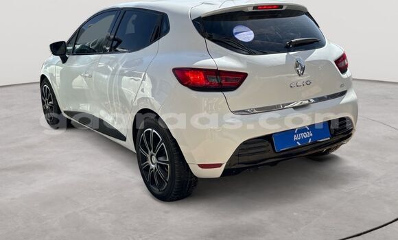 Dieundeu Occasion Renault Clio White Auto in Dakar in Dakar Dieundeu Occasion Renault Clio White Auto in Dakar in Dakar