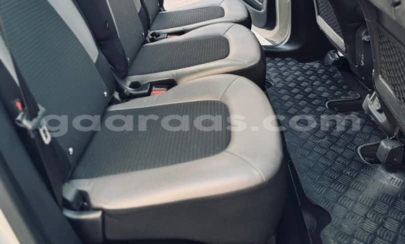 Acheter Occasion Voiture Citroen C4picasso Gray à Dakar, Dakar Acheter Occasion Voiture Citroen C4picasso Gray à Dakar, Dakar