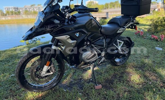 Dieundeu Occasion BMW GS Black Bike in Behind berlin in Bagmati Dieundeu Occasion BMW GS Black Bike in Behind berlin in Bagmati