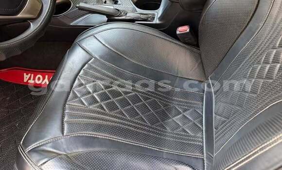 Acheter Occasion Voiture Toyota RAV4 Noir à Dakar, Dakar Acheter Occasion Voiture Toyota RAV4 Noir à Dakar, Dakar