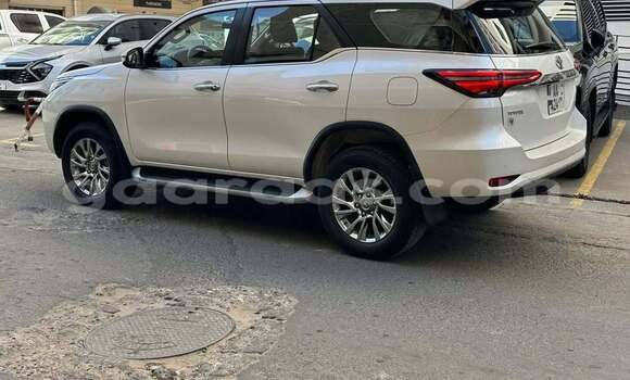 Acheter Occasion Voiture Toyota Fortuner Rouge à Dakar, Dakar Acheter Occasion Voiture Toyota Fortuner Rouge à Dakar, Dakar