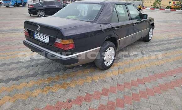 Acheter Occasion Voiture Mercedes-Benz C180 Noir à Dakar, Dakar Acheter Occasion Voiture Mercedes-Benz C180 Noir à Dakar, Dakar