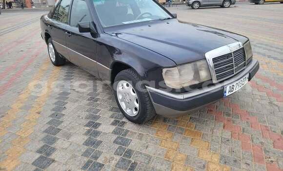 Acheter Occasion Voiture Mercedes-Benz C180 Noir à Dakar, Dakar Acheter Occasion Voiture Mercedes-Benz C180 Noir à Dakar, Dakar