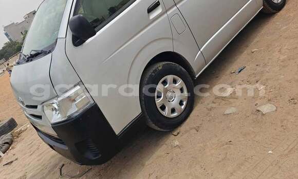 Acheter Occasion Voiture Toyota Hiace Blanc à Dakar, Dakar Acheter Occasion Voiture Toyota Hiace Blanc à Dakar, Dakar