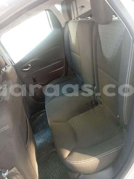 Big with watermark renault clio dakar dakar 33095