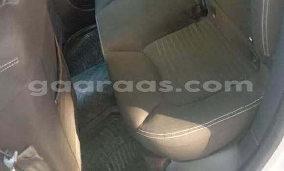 Acheter Occasion Voiture Renault Clio Blanc à Dakar, Dakar Acheter Occasion Voiture Renault Clio Blanc à Dakar, Dakar