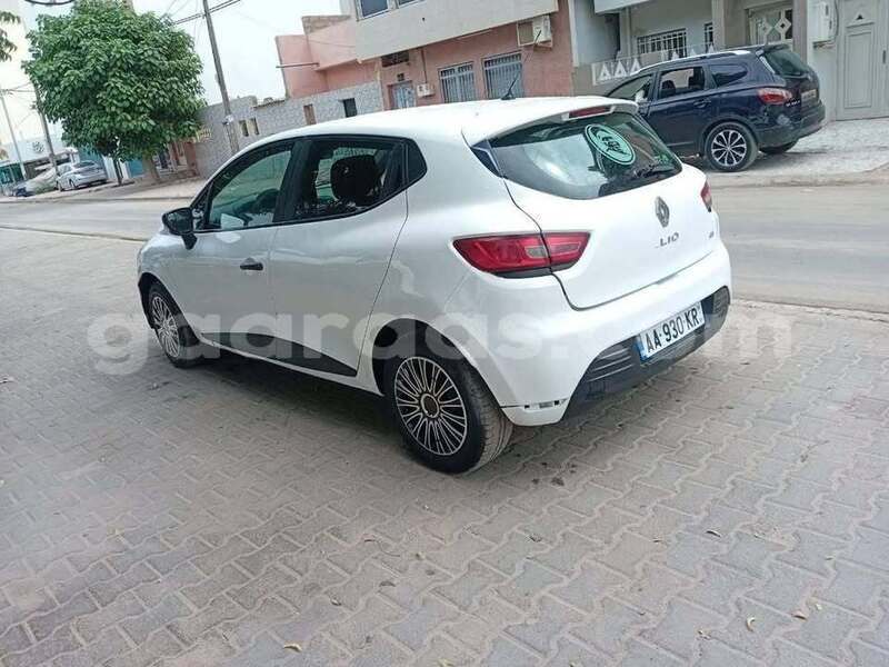 Big with watermark renault clio dakar dakar 33095