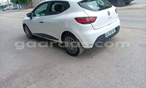 Acheter Occasion Voiture Renault Clio Blanc à Dakar, Dakar Acheter Occasion Voiture Renault Clio Blanc à Dakar, Dakar