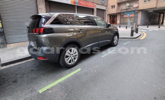 Buy Import Peugeot 5008 Green Car in Dakar in Dakar Buy Import Peugeot 5008 Green Car in Dakar in Dakar