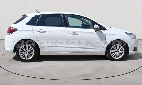 Dieundeu Occasion Citroen C4 White Auto in Dakar in Dakar Dieundeu Occasion Citroen C4 White Auto in Dakar in Dakar