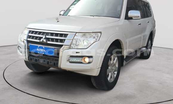 Dieundeu Occasion Mitsubishi Pajero White Auto in Dakar in Dakar Dieundeu Occasion Mitsubishi Pajero White Auto in Dakar in Dakar