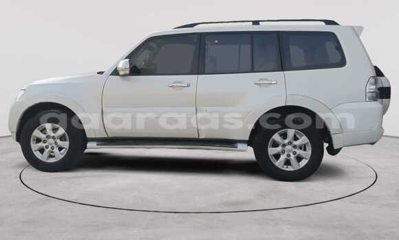 Dieundeu Occasion Mitsubishi Pajero White Auto in Dakar in Dakar Dieundeu Occasion Mitsubishi Pajero White Auto in Dakar in Dakar