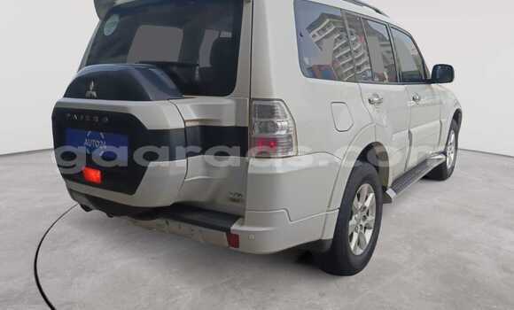 Dieundeu Occasion Mitsubishi Pajero White Auto in Dakar in Dakar Dieundeu Occasion Mitsubishi Pajero White Auto in Dakar in Dakar