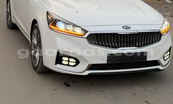 Acheter Occasion Voiture Kia K7 Blanc à Dakar, Dakar Acheter Occasion Voiture Kia K7 Blanc à Dakar, Dakar