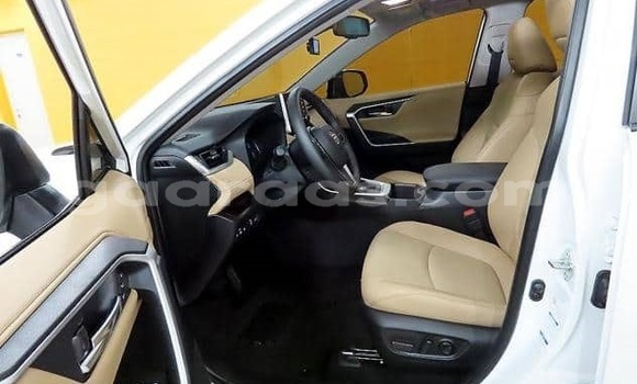 Buy Used Toyota Rav 4 White Car in Dakar in Dakar Buy Used Toyota Rav 4 White Car in Dakar in Dakar