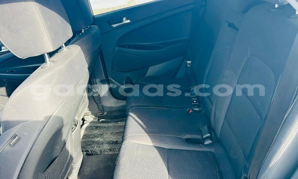 Acheter Import Voiture Hyundai Tucson Gris à Rufisque, Dakar Acheter Import Voiture Hyundai Tucson Gris à Rufisque, Dakar