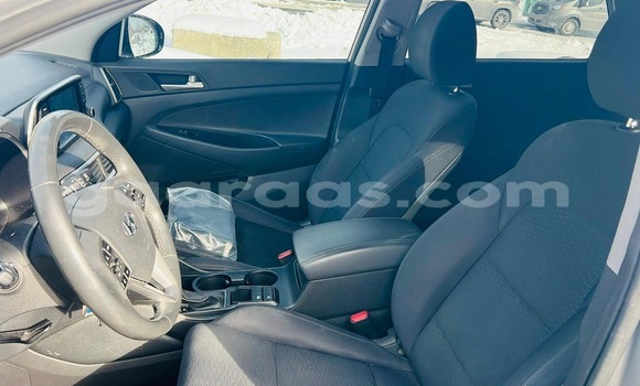 Acheter Import Voiture Hyundai Tucson Gris à Rufisque, Dakar Acheter Import Voiture Hyundai Tucson Gris à Rufisque, Dakar