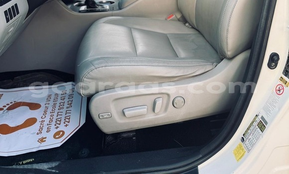 Buy Used Toyota Highlander White Car in Dakar in Dakar Buy Used Toyota Highlander White Car in Dakar in Dakar