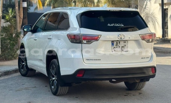 Buy Used Toyota Highlander White Car in Dakar in Dakar Buy Used Toyota Highlander White Car in Dakar in Dakar