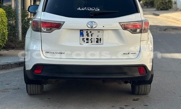Buy Used Toyota Highlander White Car in Dakar in Dakar Buy Used Toyota Highlander White Car in Dakar in Dakar