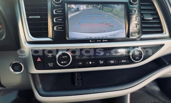 Buy Used Toyota Highlander White Car in Dakar in Dakar Buy Used Toyota Highlander White Car in Dakar in Dakar