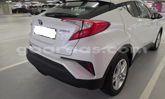 Buy Used Toyota C-HR White Car in Dakar in Dakar Buy Used Toyota C-HR White Car in Dakar in Dakar