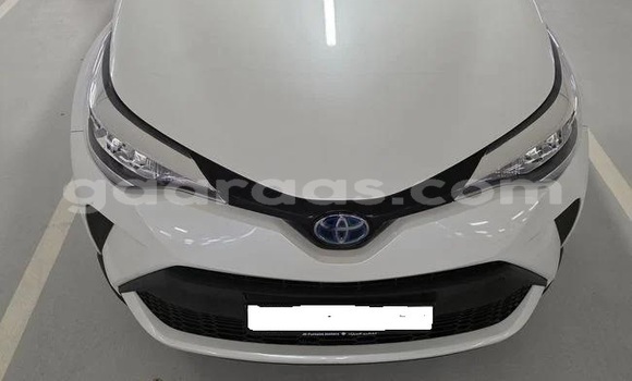 Buy Used Toyota C-HR White Car in Dakar in Dakar Buy Used Toyota C-HR White Car in Dakar in Dakar