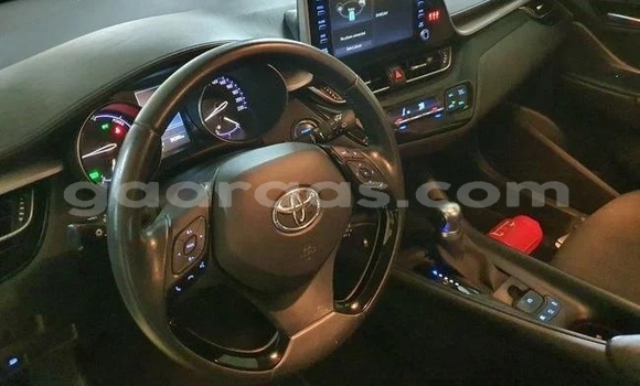 Buy Used Toyota C-HR White Car in Dakar in Dakar Buy Used Toyota C-HR White Car in Dakar in Dakar