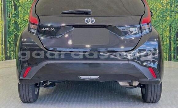 Buy Used Toyota Aqua Silver Car in Dakar in Dakar Buy Used Toyota Aqua Silver Car in Dakar in Dakar