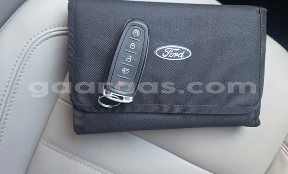 Acheter Import Voiture Ford Escape Red à Touba, Diourbel Acheter Import Voiture Ford Escape Red à Touba, Diourbel