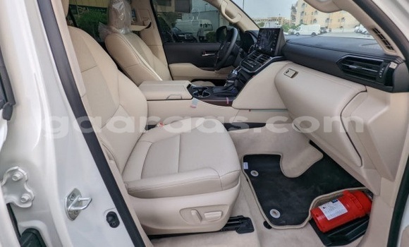 Buy Used Toyota Land Cruiser White Car in Dakar in Dakar Buy Used Toyota Land Cruiser White Car in Dakar in Dakar