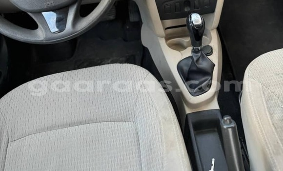 Buy New Renault Symbol White Car in Dakar in Dakar Buy New Renault Symbol White Car in Dakar in Dakar