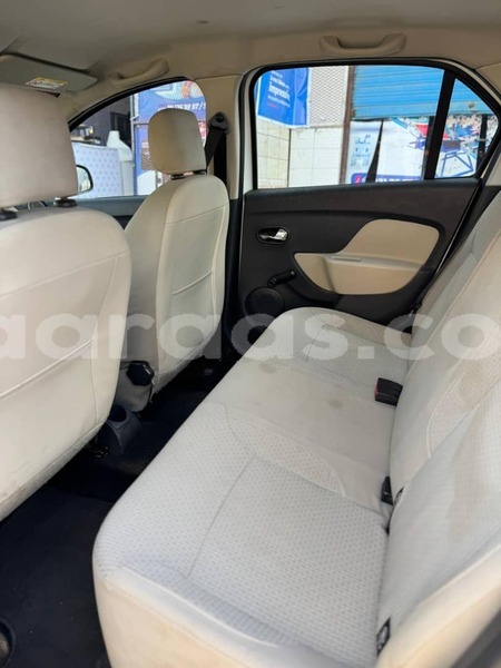 Big with watermark renault symbol dakar dakar 33202