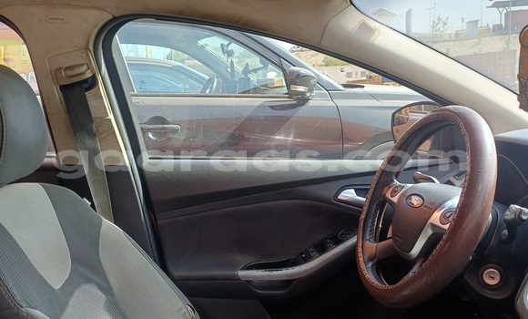 Acheter Occasion Voiture Ford Focus Rouge à Dakar, Dakar Acheter Occasion Voiture Ford Focus Rouge à Dakar, Dakar